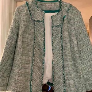 Jacket (18) and white pants (1x)set